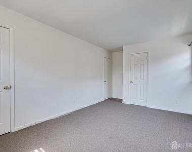 52 Johnson Avenue - Photo Thumbnail 15