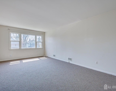 52 Johnson Avenue - Photo Thumbnail 13
