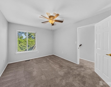22 Driftwood Drive - Photo Thumbnail 10