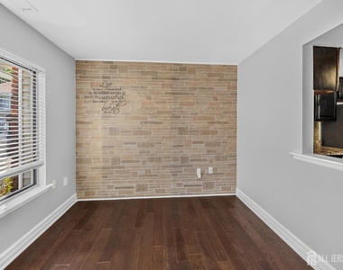 22 Driftwood Drive - Photo Thumbnail 3