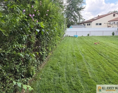 10 Eardley Road - Photo Thumbnail 13