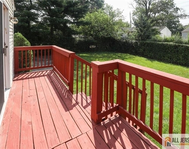 10 Eardley Road - Photo Thumbnail 13