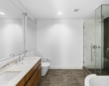447 W 18th Street - Photo Thumbnail 4