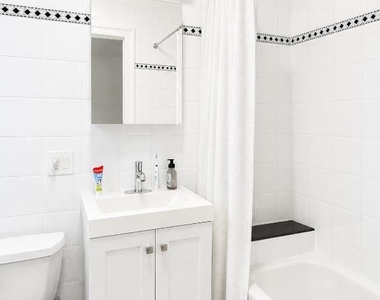 425 Riverside Drive - Photo Thumbnail 8