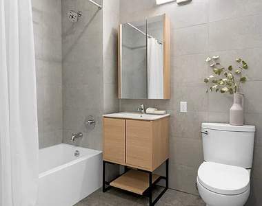 4-34 26th Avenue - Photo Thumbnail 3