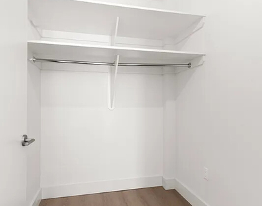4-34 26th Avenue - Photo Thumbnail 4