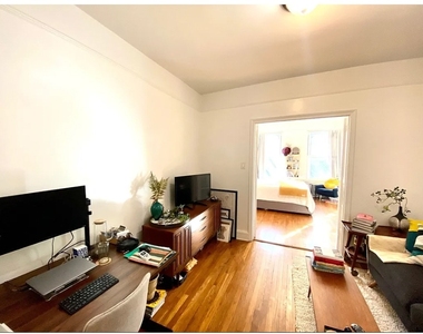 108 Mac Dougal Street - Photo Thumbnail 4