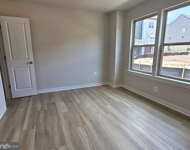 3622 Agate Lane - Photo Thumbnail 3
