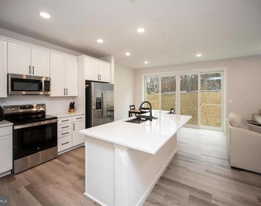 2892 White Tail Drive - Photo Thumbnail 3
