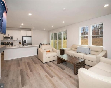 2892 White Tail Drive - Photo Thumbnail 9