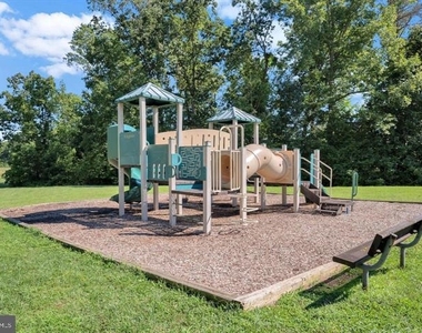 2892 White Tail Drive - Photo Thumbnail 35