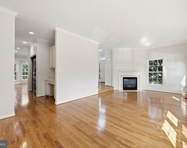 45805 Marlane Terrace - Photo Thumbnail 17