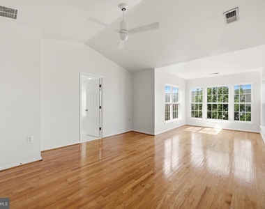 45805 Marlane Terrace - Photo Thumbnail 31