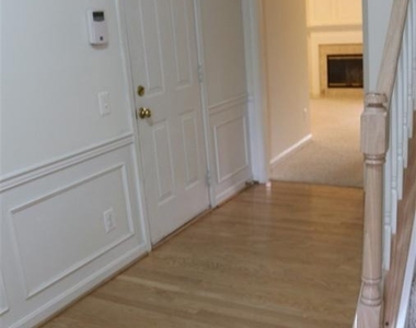 7507 Lamoyne Court - Photo Thumbnail 9