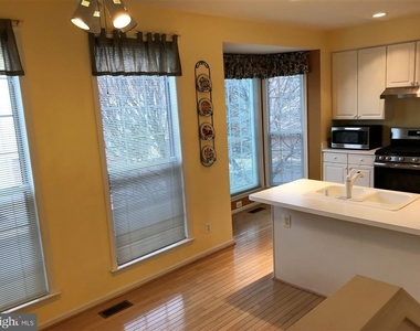 7507 Lamoyne Court - Photo Thumbnail 17