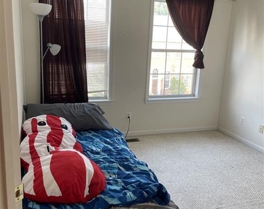 7507 Lamoyne Court - Photo Thumbnail 28