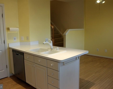 7507 Lamoyne Court - Photo Thumbnail 19