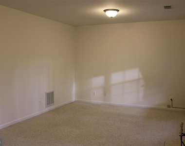 7507 Lamoyne Court - Photo Thumbnail 12