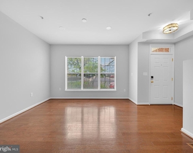 6055 Wicker Lane - Photo Thumbnail 4