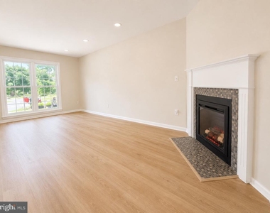 1200 Bond Street - Photo Thumbnail 3