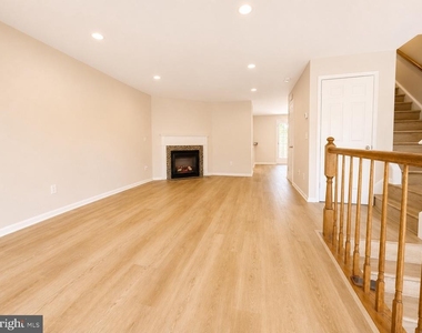 1200 Bond Street - Photo Thumbnail 2