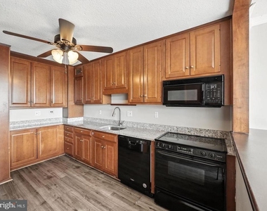 2059 Huntington Avenue - Photo Thumbnail 5