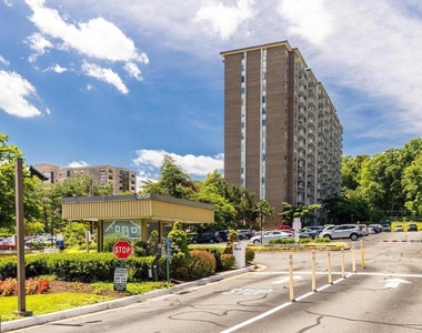 2059 Huntington Avenue - Photo Thumbnail 22