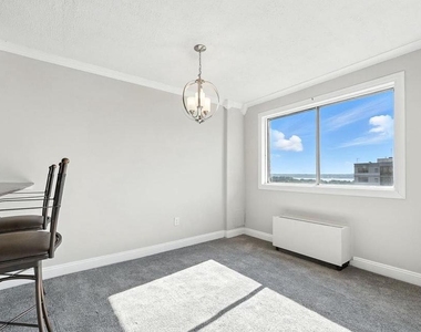 2059 Huntington Avenue - Photo Thumbnail 6