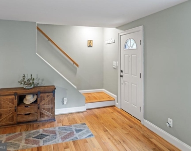 7312 Poplar Court - Photo Thumbnail 8