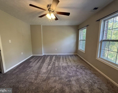 202 Carroll Drive - Photo Thumbnail 9