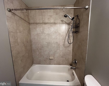 202 Carroll Drive - Photo Thumbnail 11