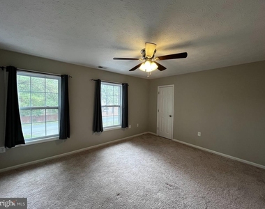 202 Carroll Drive - Photo Thumbnail 6