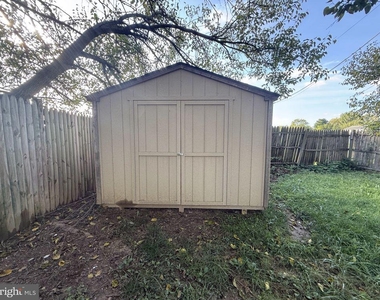 202 Carroll Drive - Photo Thumbnail 16