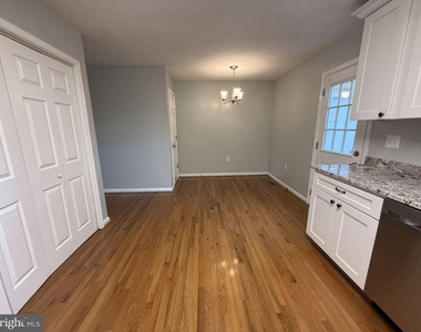 202 Carroll Drive - Photo Thumbnail 6