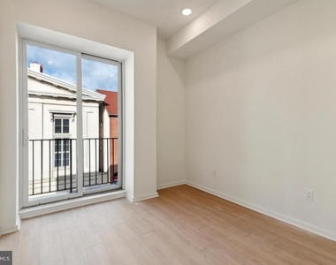 225 N 12th Street - Photo Thumbnail 7