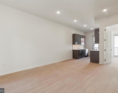 225 N 12th Street - Photo Thumbnail 6