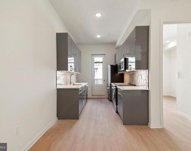 225 N 12th Street - Photo Thumbnail 12