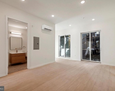 225 N 12th Street - Photo Thumbnail 14