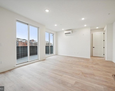 225 N 12th Street - Photo Thumbnail 7