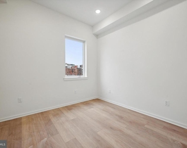225 N 12th Street - Photo Thumbnail 9