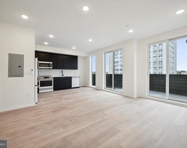 225 N 12th Street - Photo Thumbnail 14