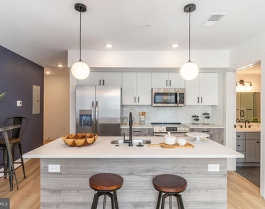 629 W Girard Avenue - Photo Thumbnail 33