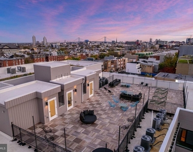 629 W Girard Avenue - Photo Thumbnail 12