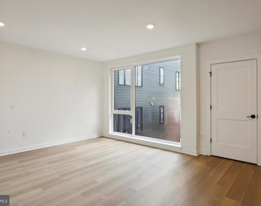828 N 2nd Street - Photo Thumbnail 9