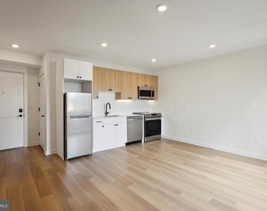 828 N 2nd Street - Photo Thumbnail 7