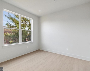 5521 Wayne Avenue - Photo Thumbnail 8
