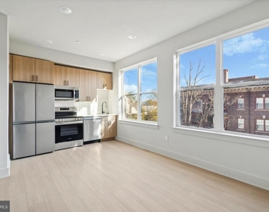 5521 Wayne Avenue - Photo Thumbnail 10