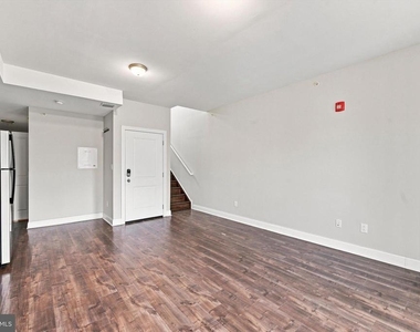 1222 N 7th Street - Photo Thumbnail 6