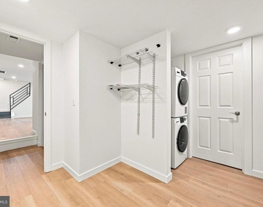 400 N Front Street - Photo Thumbnail 9