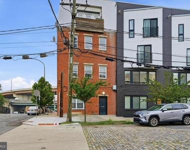 400 N Front Street - Photo Thumbnail 10